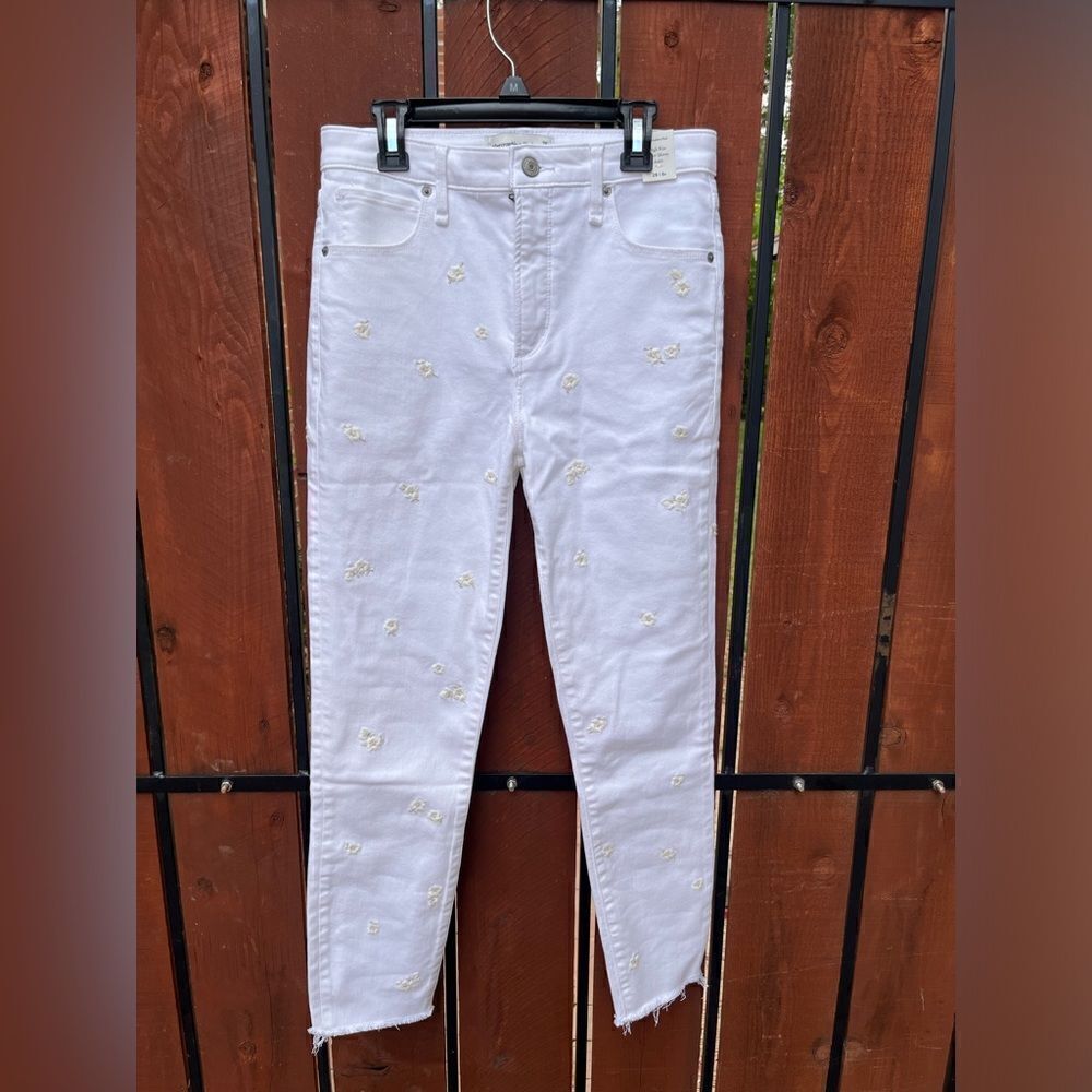 Abercrombie and Fitch High Rise Super Skinny Embroidered Floral Ankle Jeans NWT